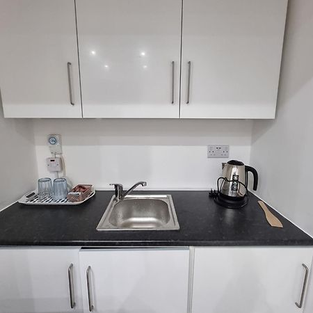 Brand New Studios In Харроу Экстерьер фото