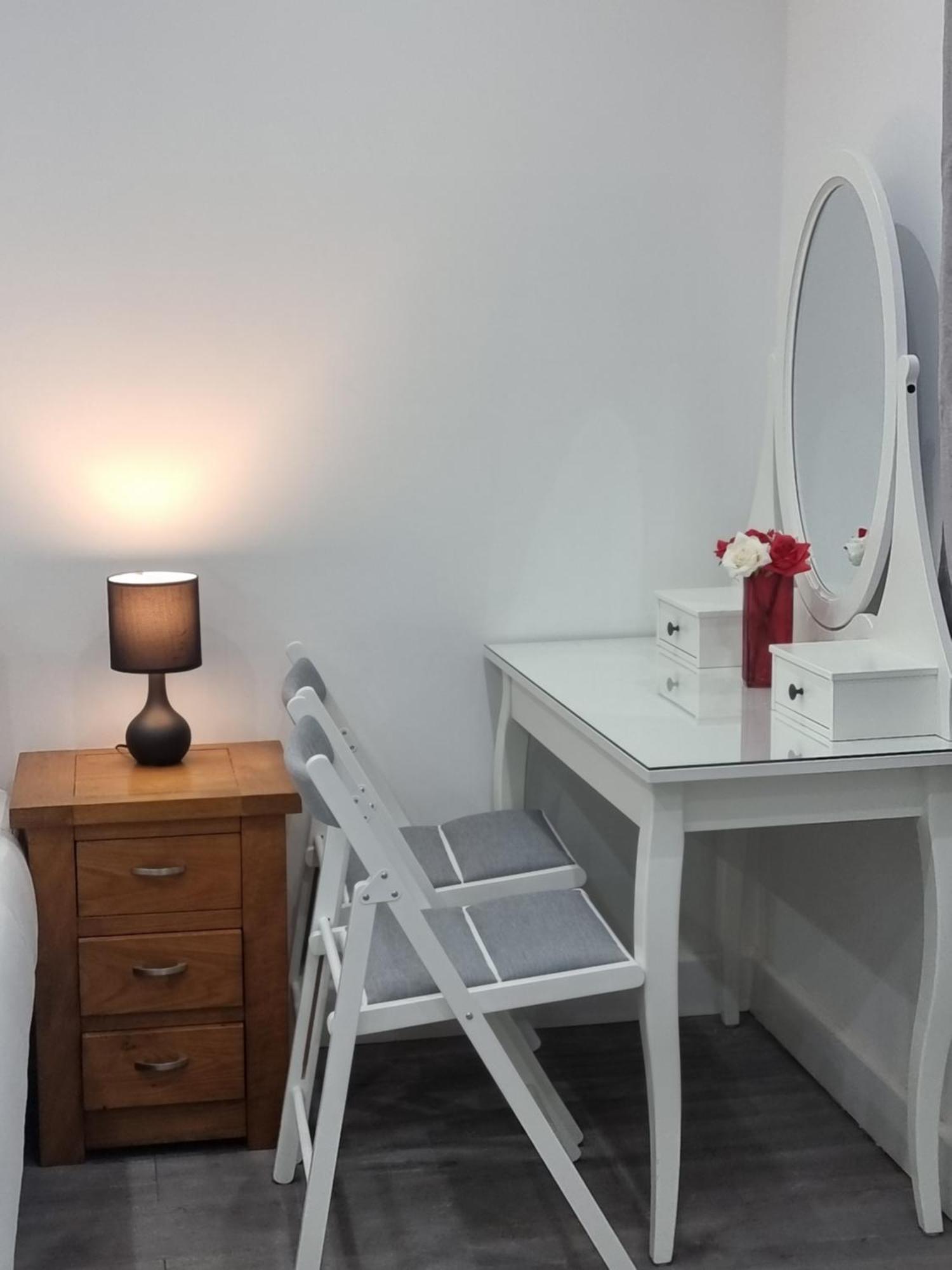 Brand New Studios In Харроу Экстерьер фото