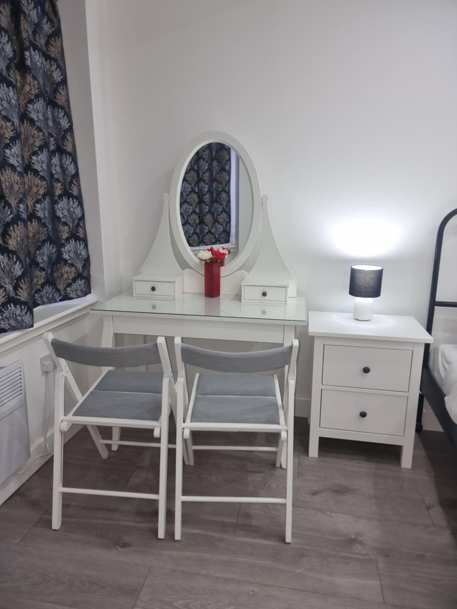 Brand New Studios In Харроу Экстерьер фото
