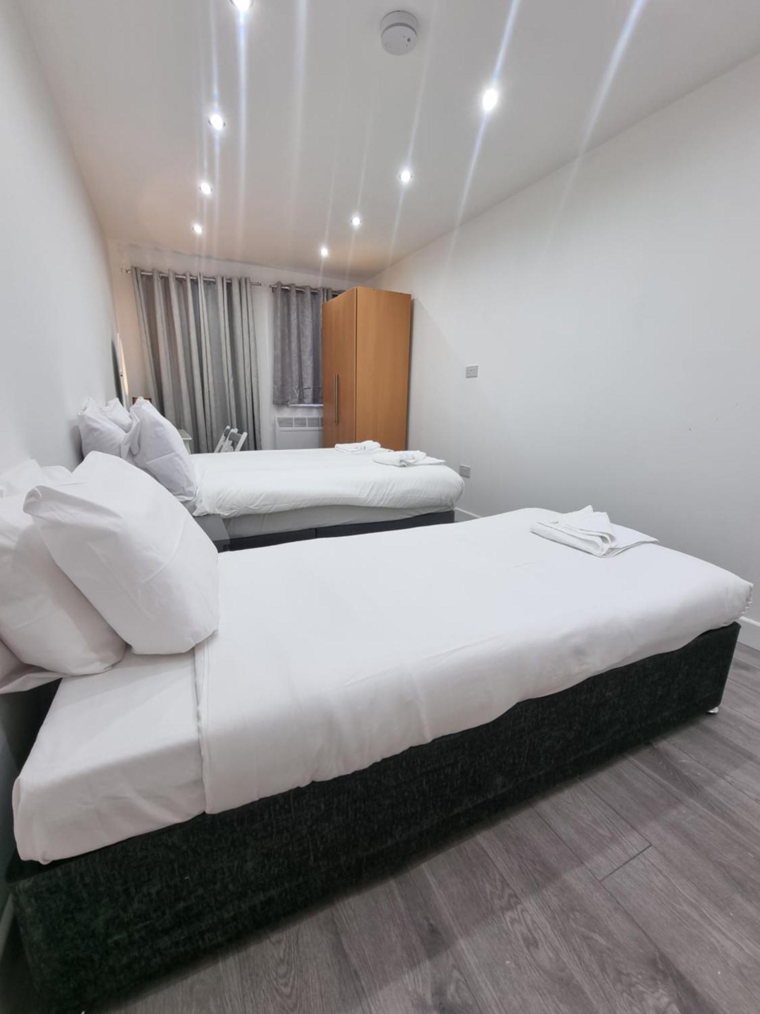 Brand New Studios In Харроу Экстерьер фото