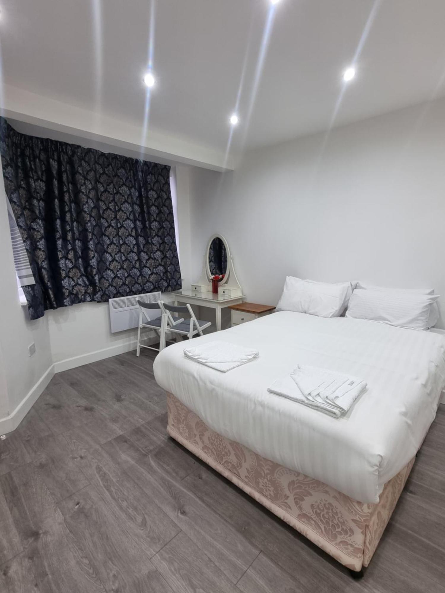 Brand New Studios In Харроу Экстерьер фото