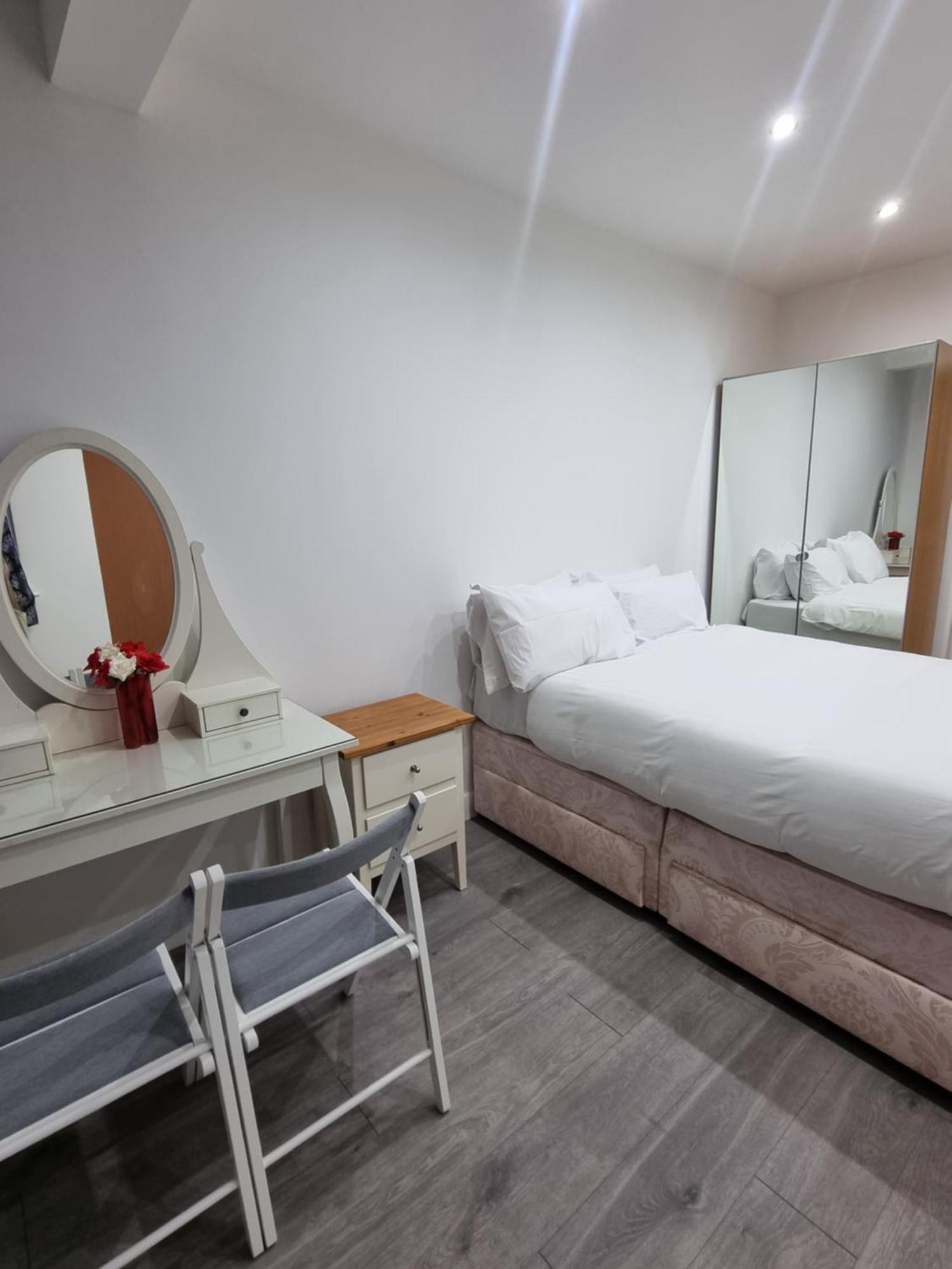 Brand New Studios In Харроу Экстерьер фото