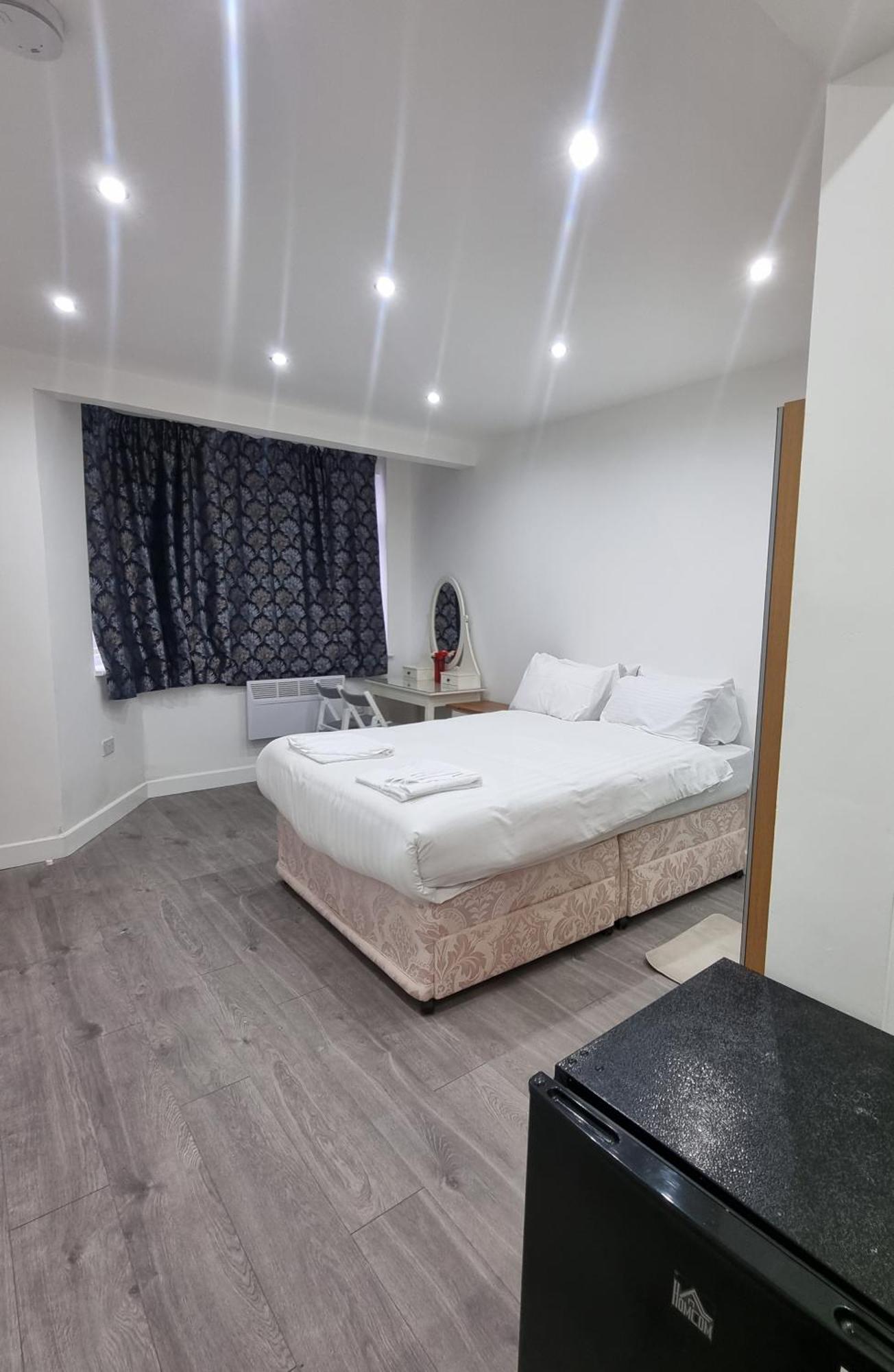 Brand New Studios In Харроу Экстерьер фото