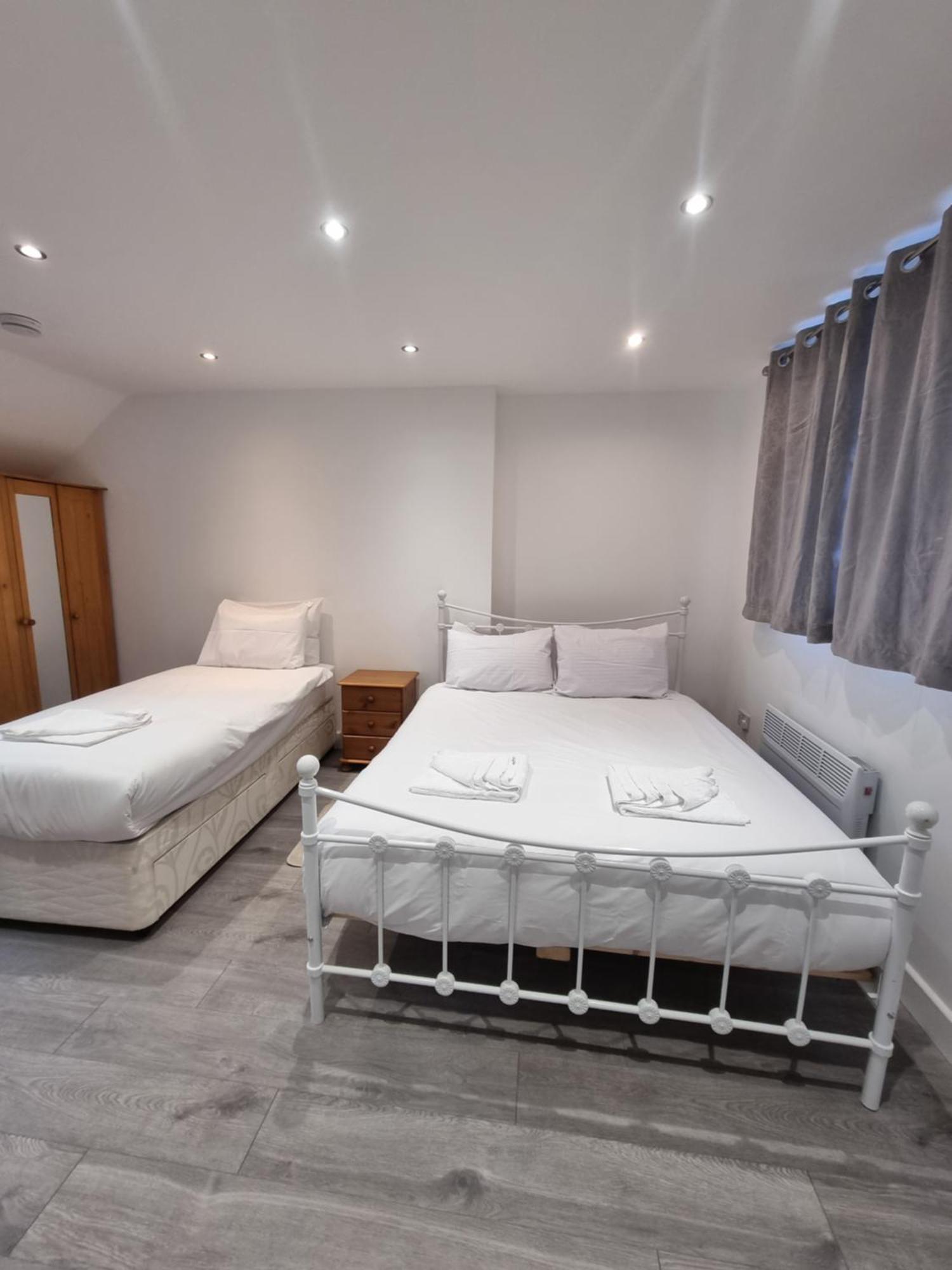 Brand New Studios In Харроу Экстерьер фото