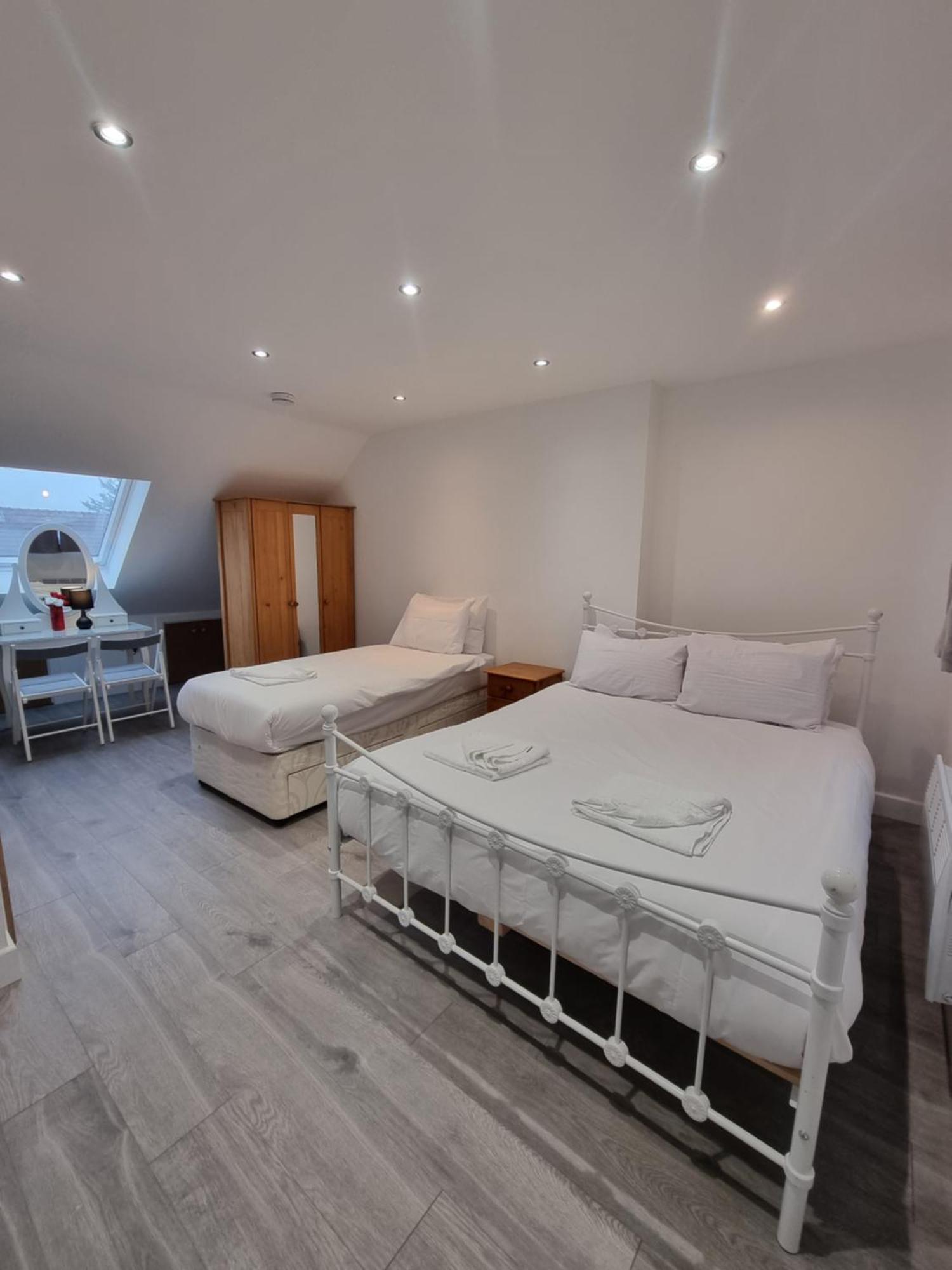 Brand New Studios In Харроу Экстерьер фото