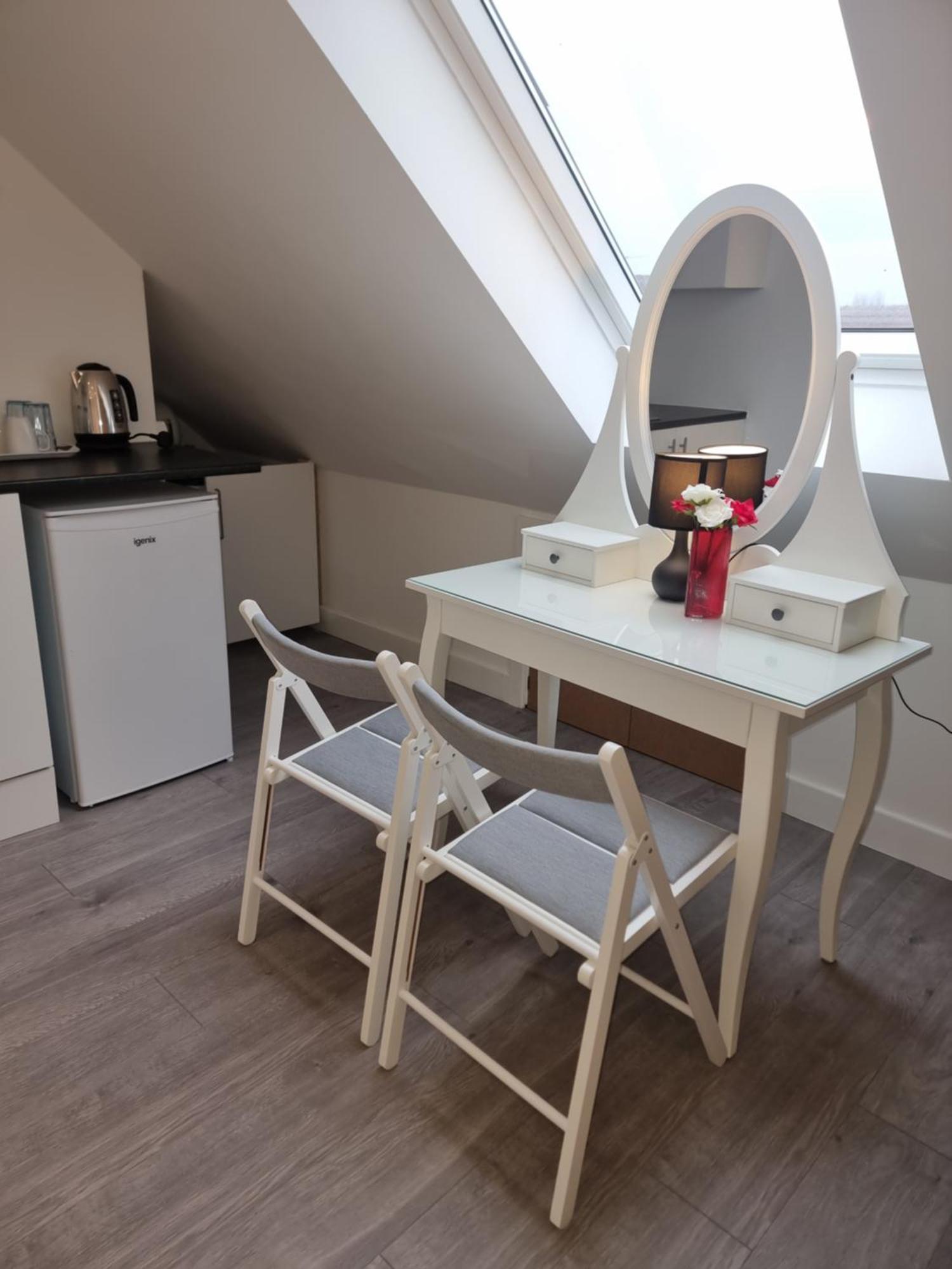 Brand New Studios In Харроу Экстерьер фото