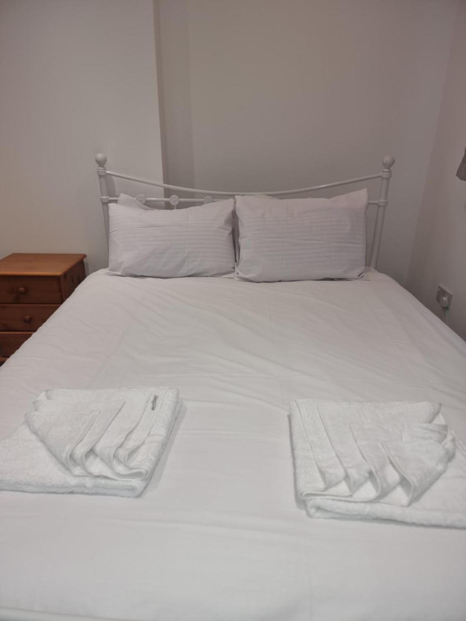 Brand New Studios In Харроу Экстерьер фото