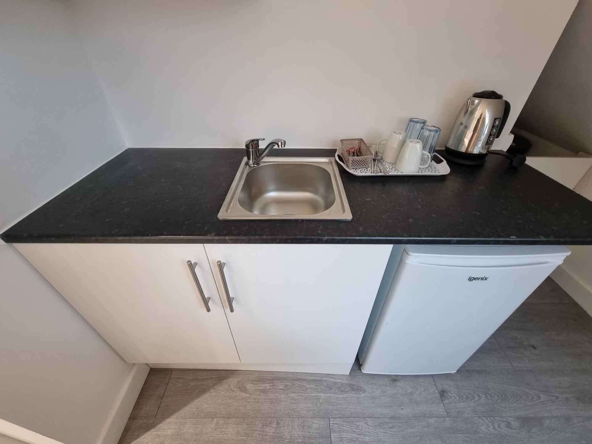 Brand New Studios In Харроу Экстерьер фото