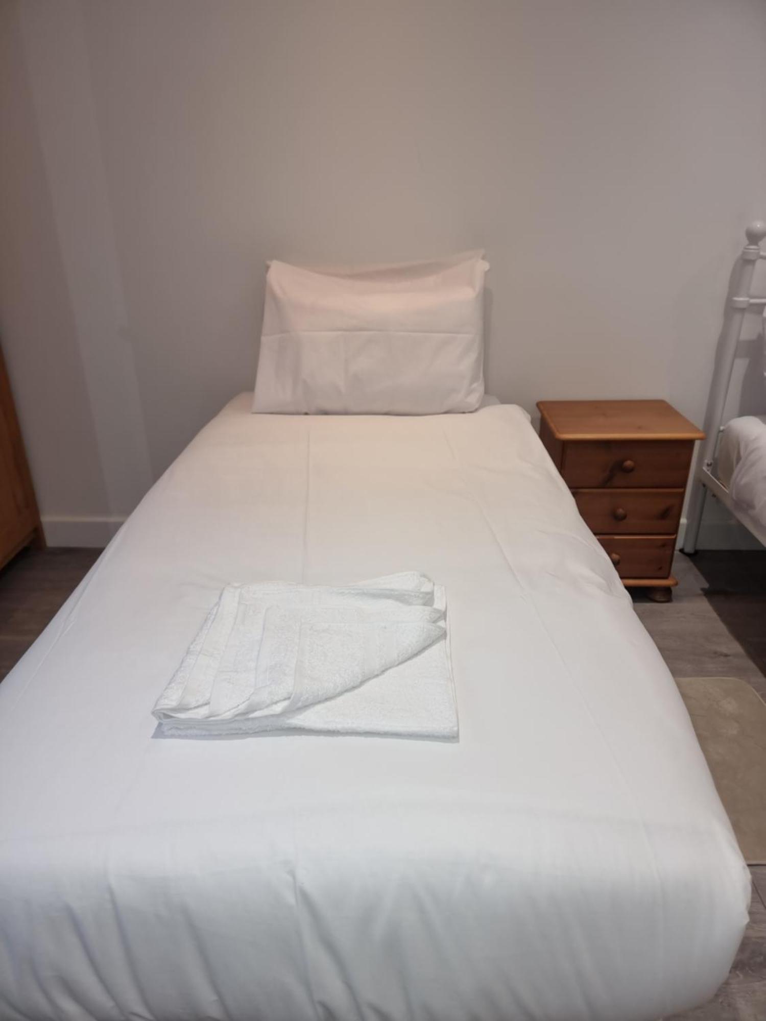 Brand New Studios In Харроу Экстерьер фото